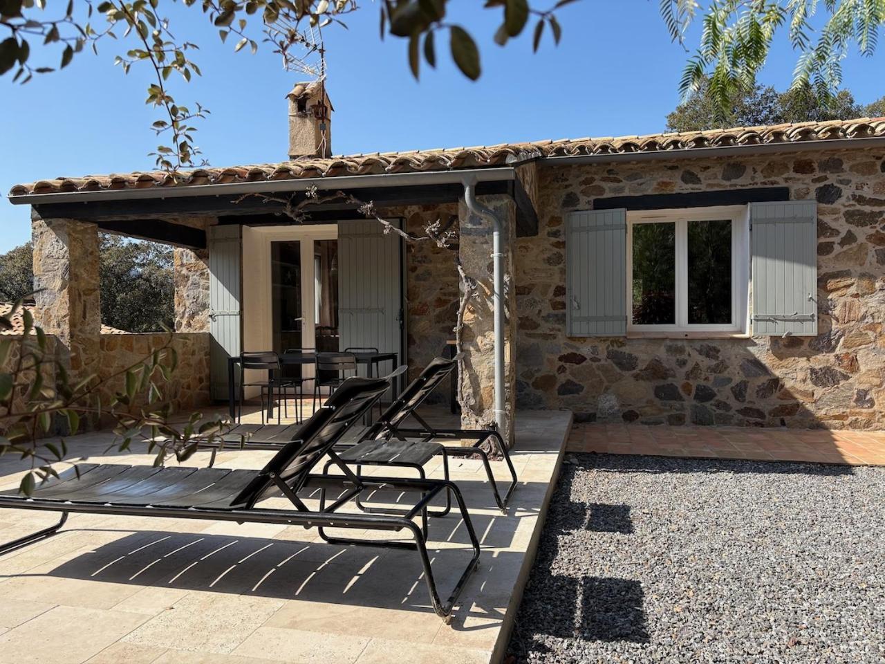 Les Aurochs Bed & Breakfast Grimaud Exterior photo